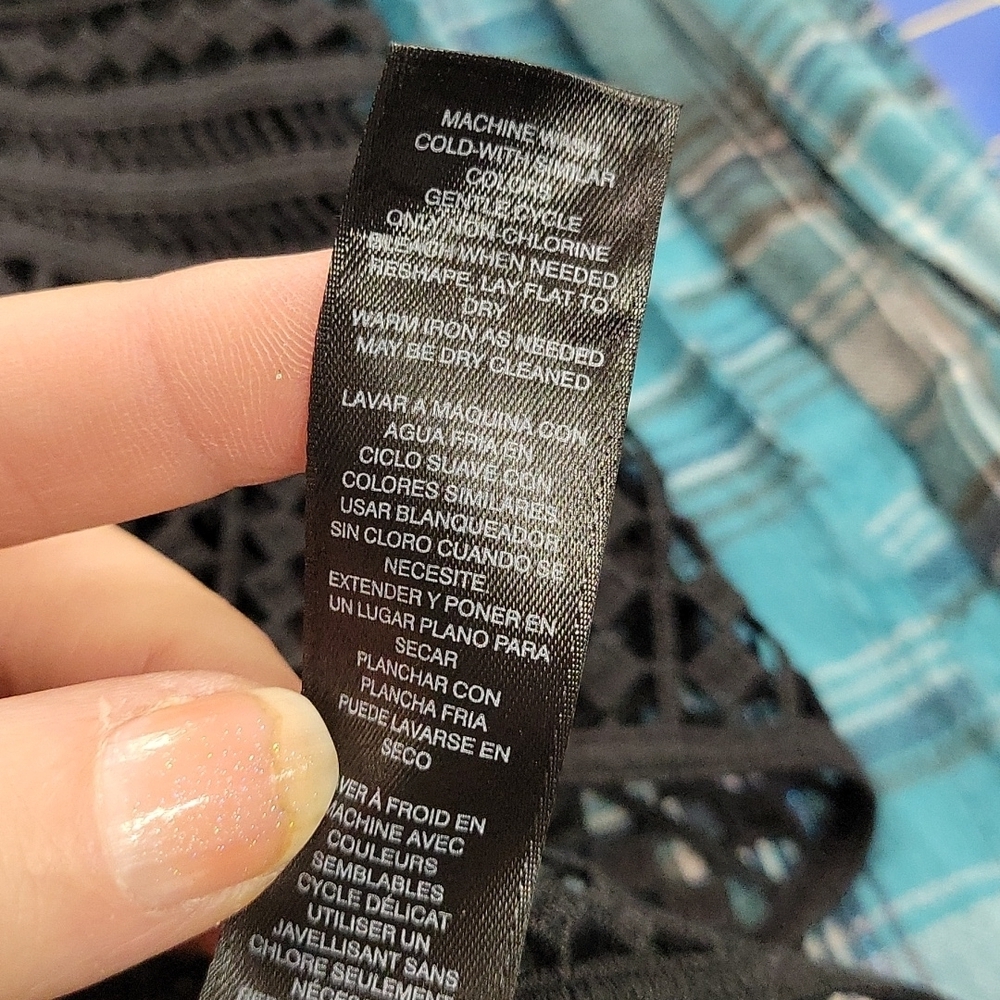 White House Black Market XS Black Top - Picture 8 of 8